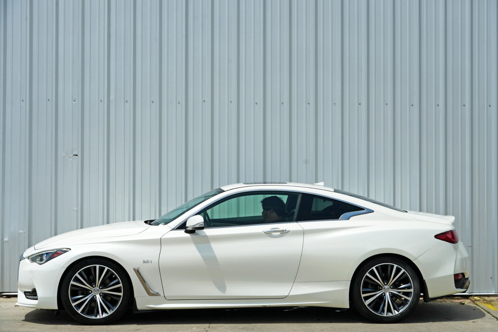 Vehicle image 14 of 46