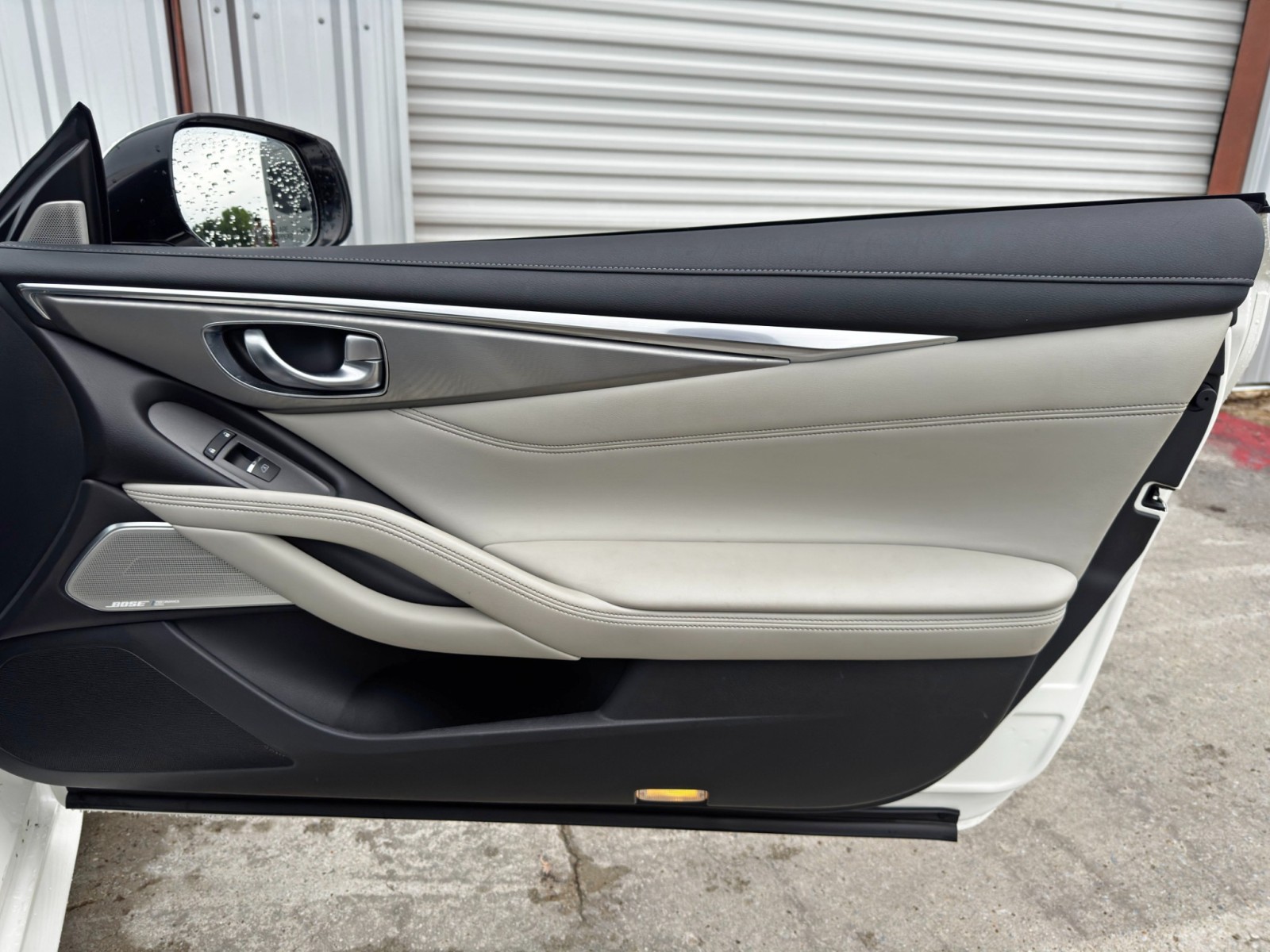 Vehicle image 36 of 46