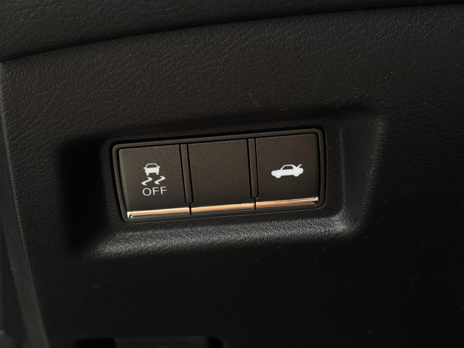 Vehicle image 43 of 46