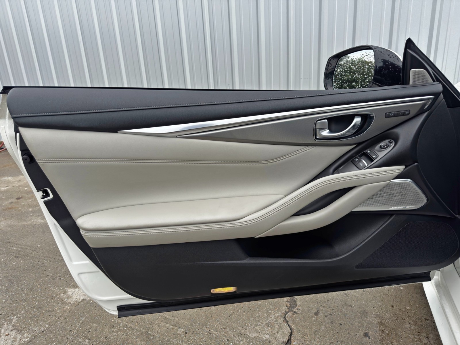 Vehicle image 35 of 46