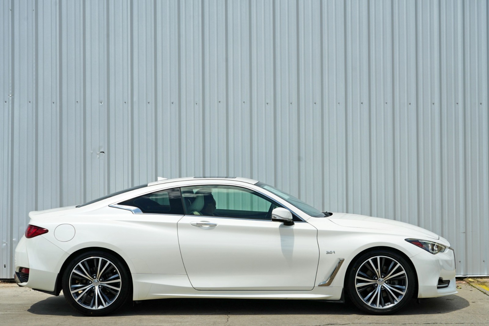 Vehicle image 7 of 46