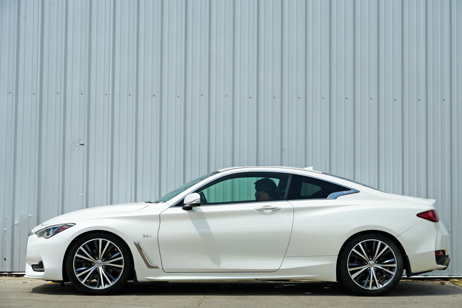 Vehicle image 15 of 46