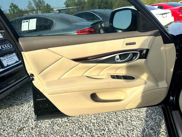 2017 INFINITI Q70L 3.7 Image 14 of 15