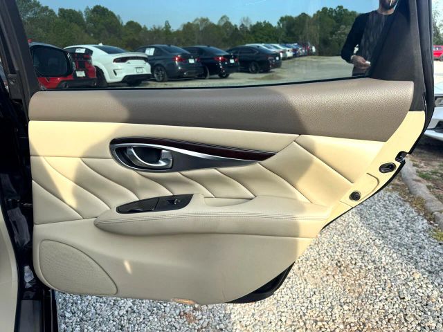 2017 INFINITI Q70L 3.7 Image 13 of 15