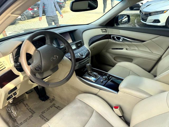 2017 INFINITI Q70L 3.7 Image 11 of 15