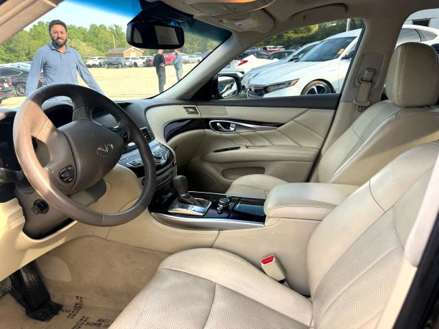 2017 INFINITI Q70L 3.7 Image 12 of 15