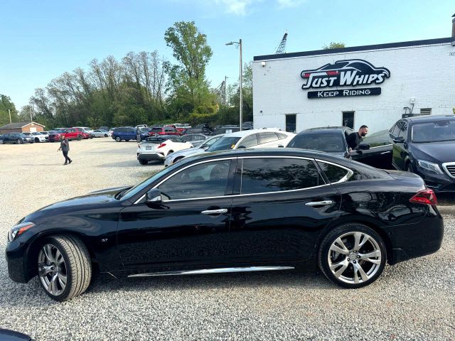 2017 INFINITI Q70L 3.7 Image 1 of 15
