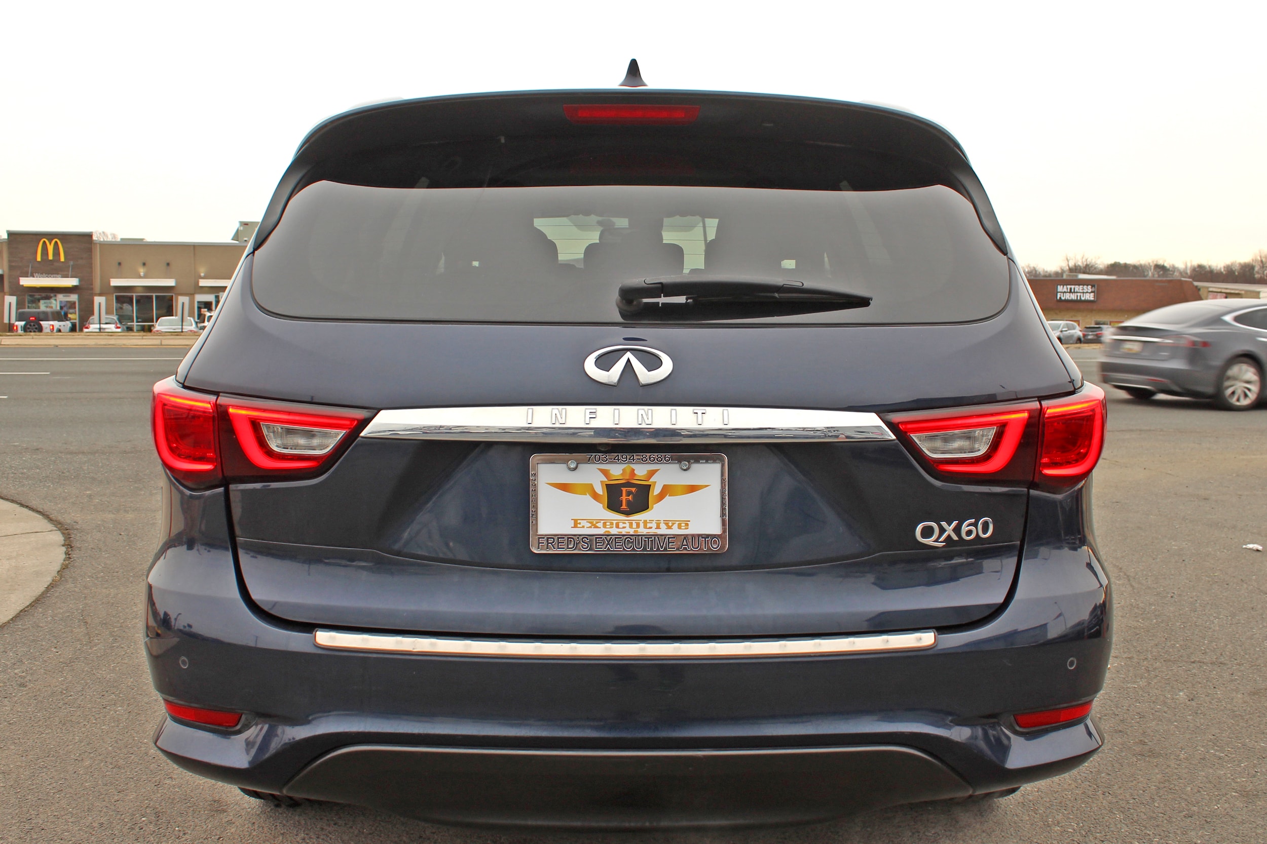 2017 INFINITI QX60 Base Image 4 of 25