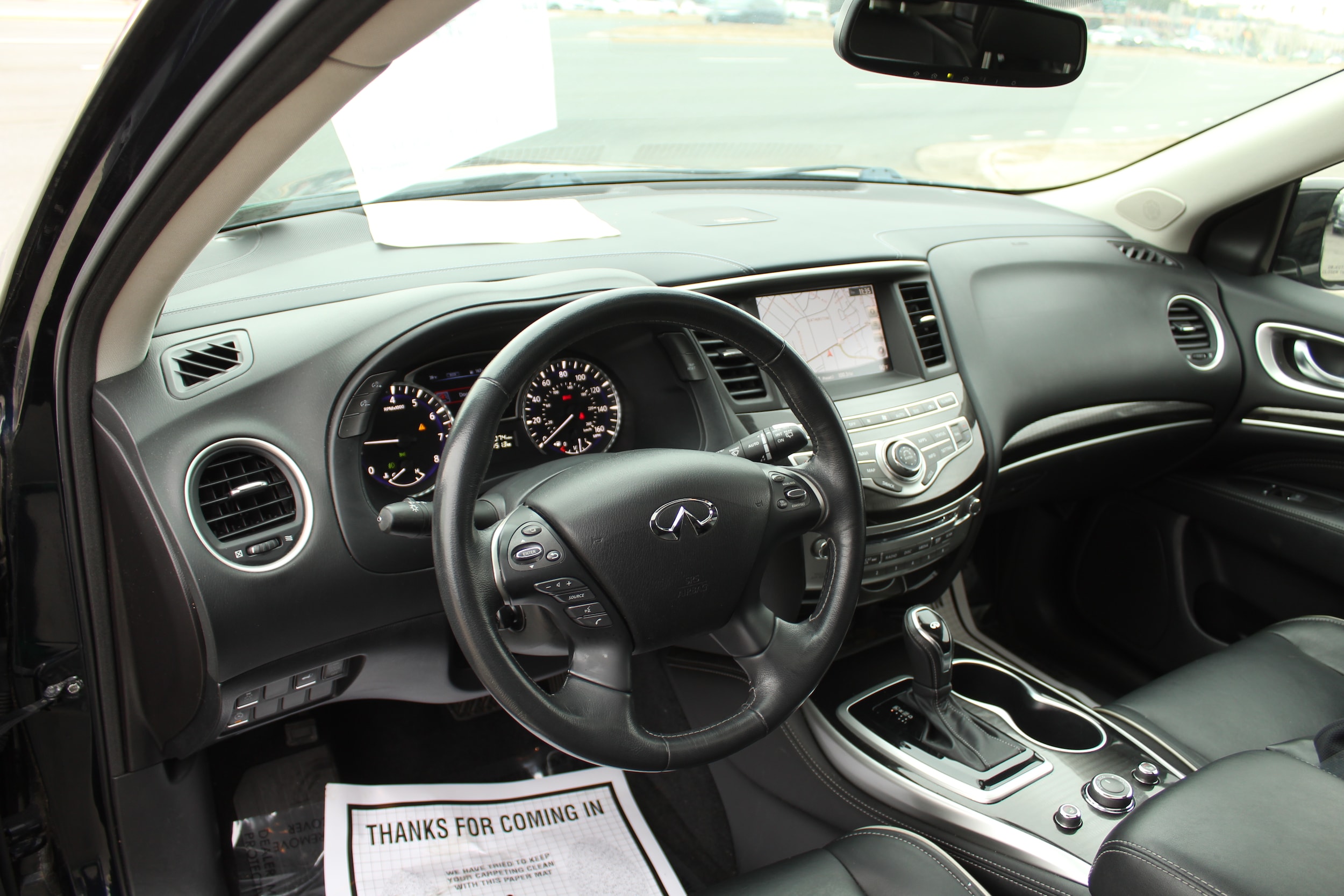 2017 INFINITI QX60 Base Image 10 of 25