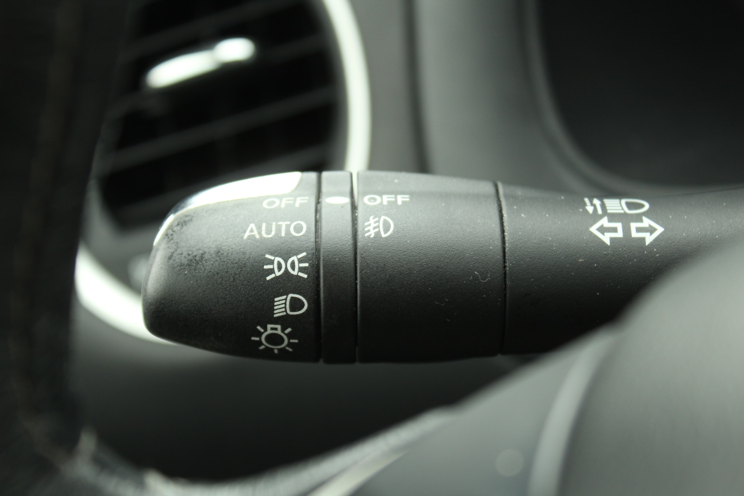 2017 INFINITI QX60 Base Image 19 of 25