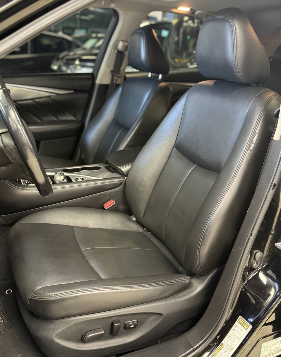2017 INFINITI Q50 3.0T Premium Image 12 of 15