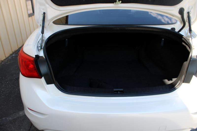 2017 INFINITI Q50 3.0T Signature Edition Image 12 of 30