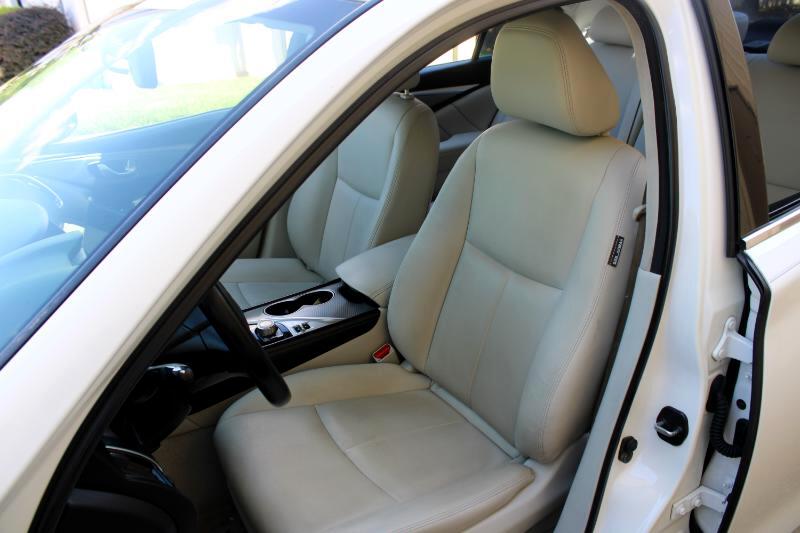 2017 INFINITI Q50 3.0T Signature Edition Image 16 of 30