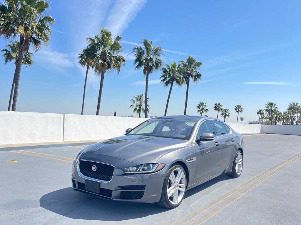 Vehicle image 25 of 67