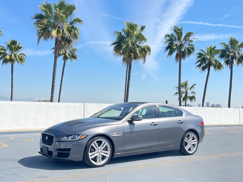 Vehicle image 18 of 67