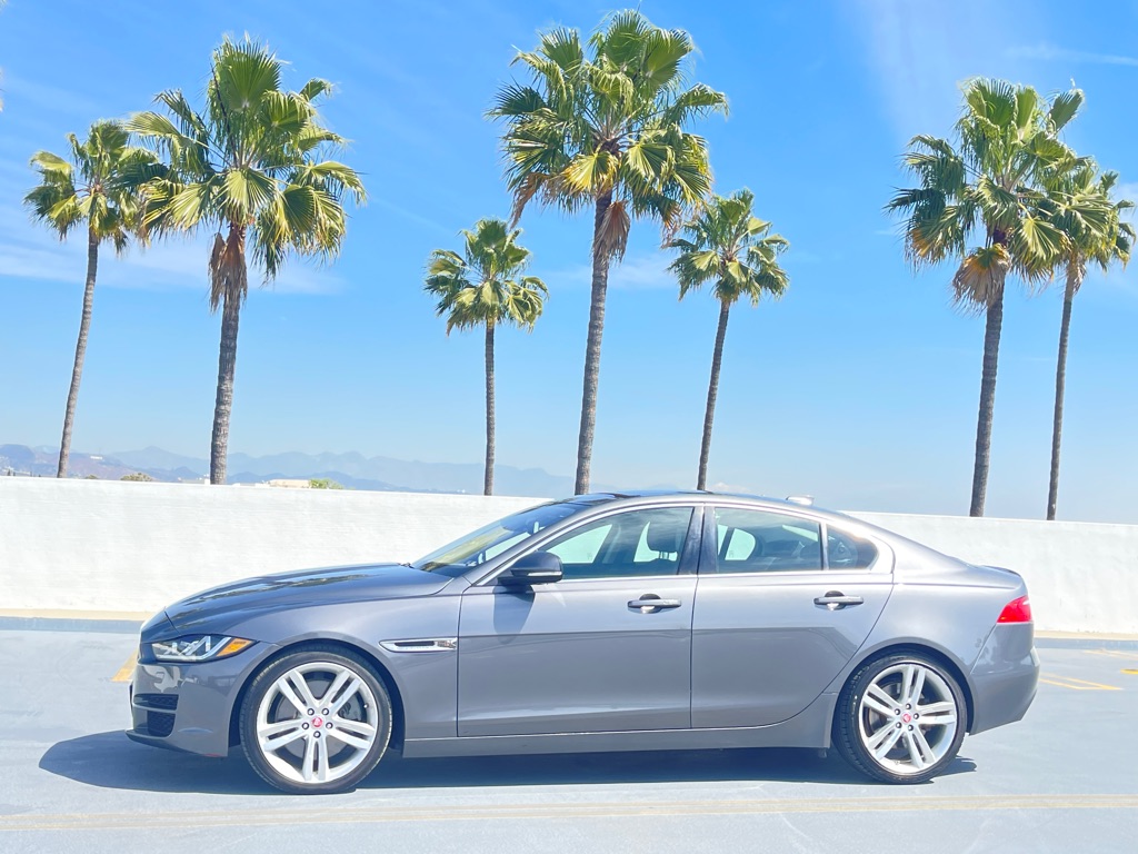 Vehicle image 17 of 67