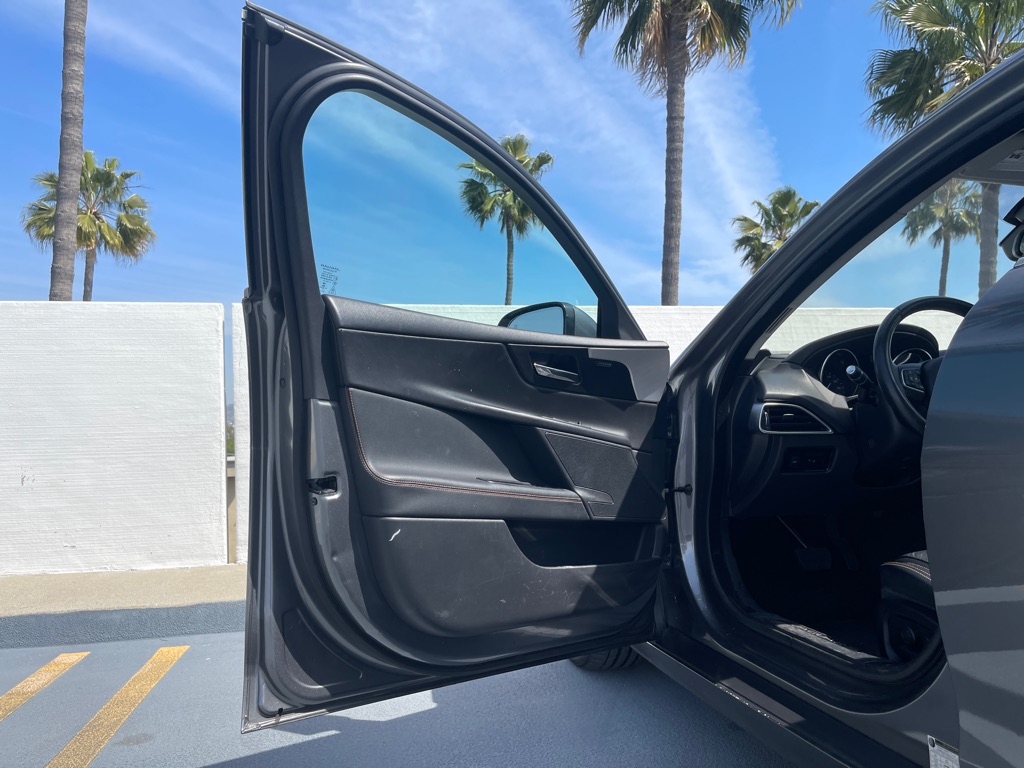 Vehicle image 43 of 67