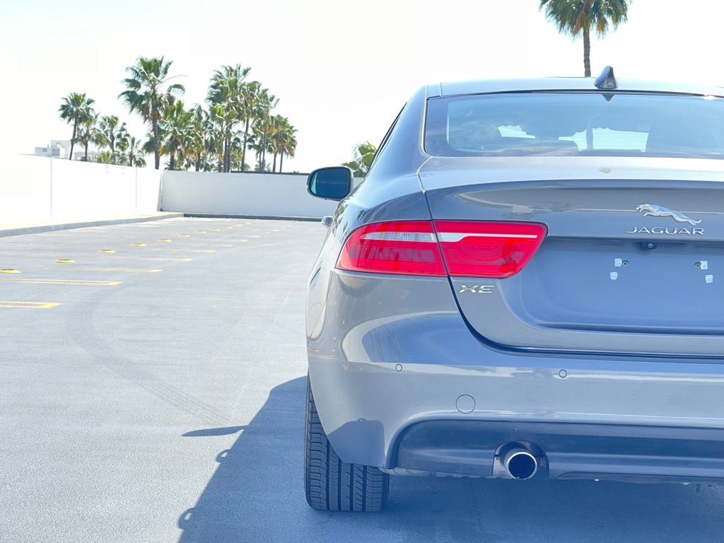 Vehicle image 37 of 67