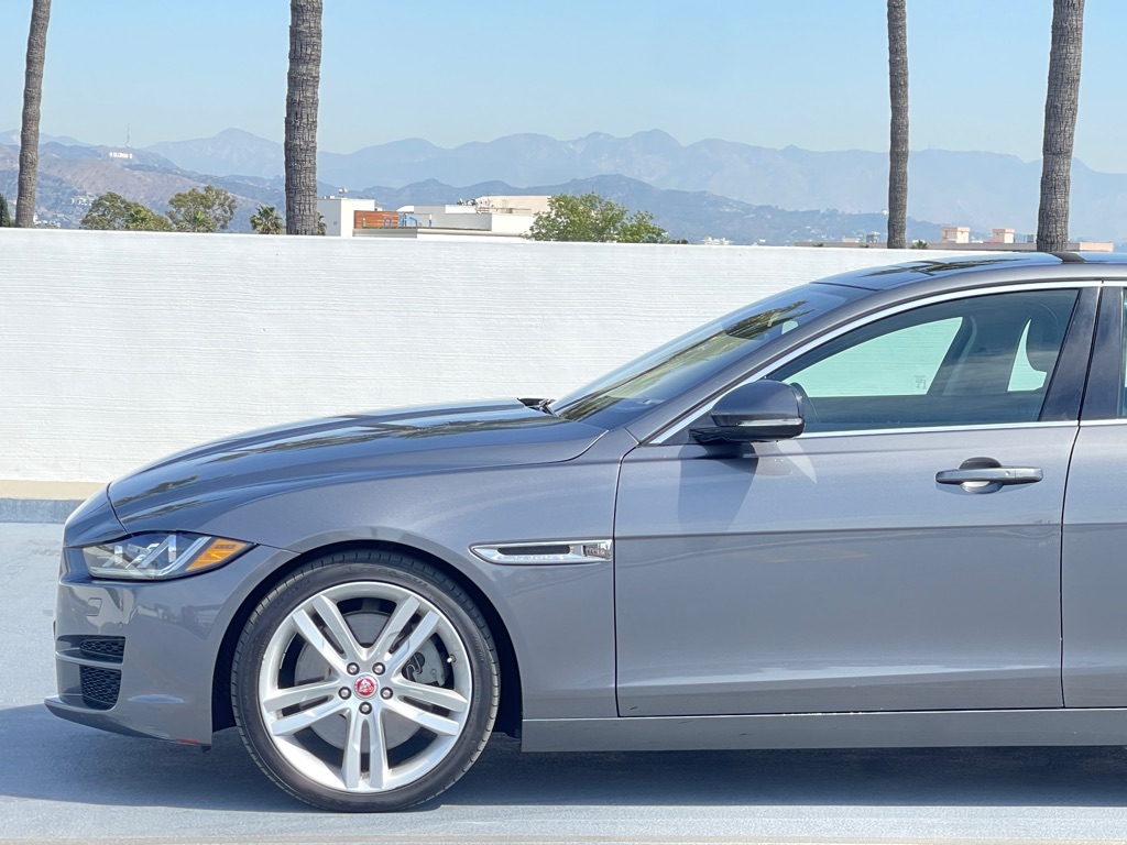 Vehicle image 11 of 67