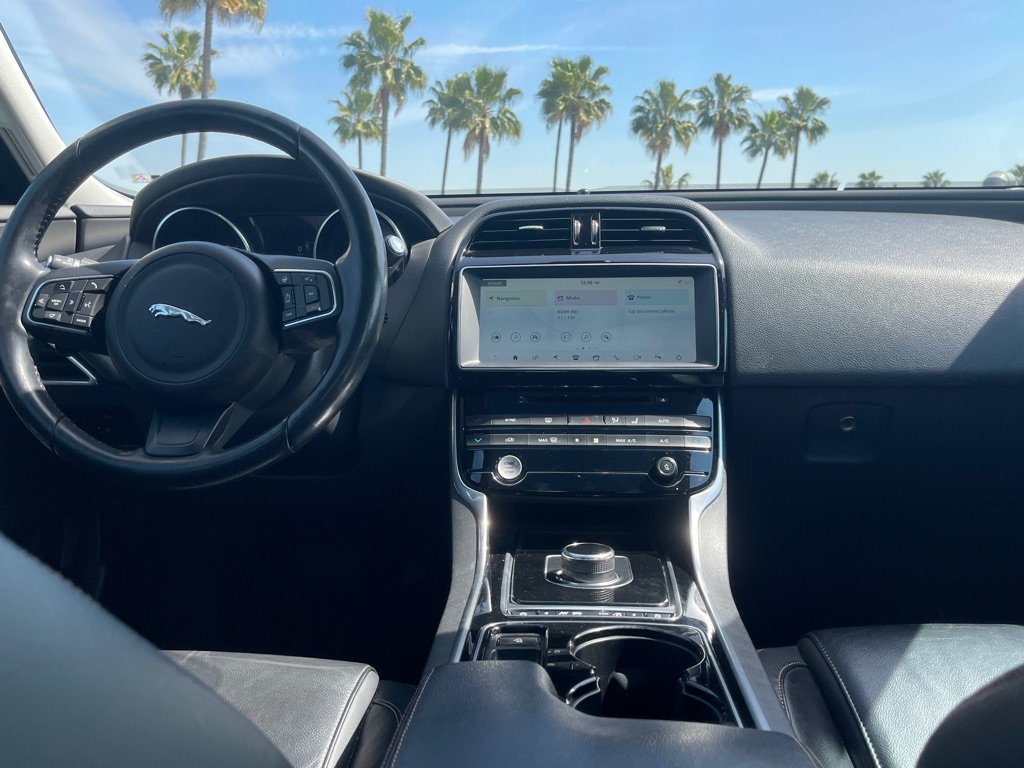 Vehicle image 58 of 67