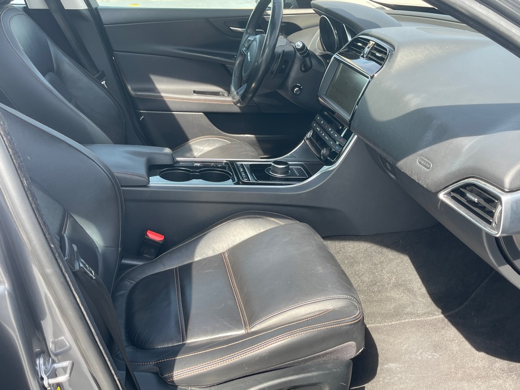 Vehicle image 53 of 67