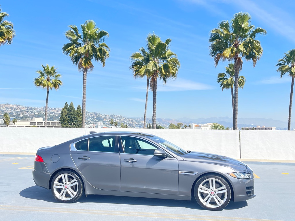 Vehicle image 39 of 67