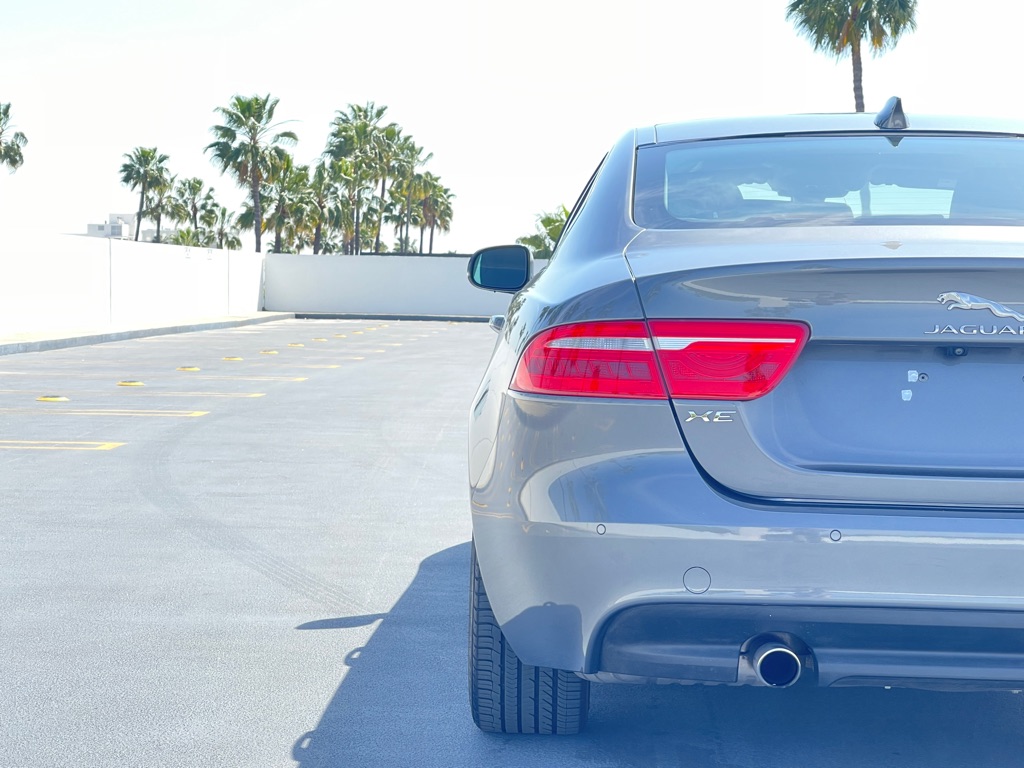 Vehicle image 36 of 67