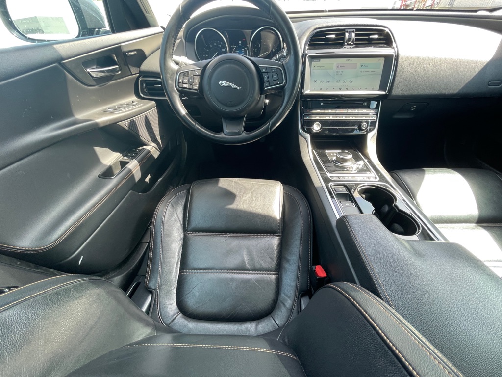 Vehicle image 63 of 67