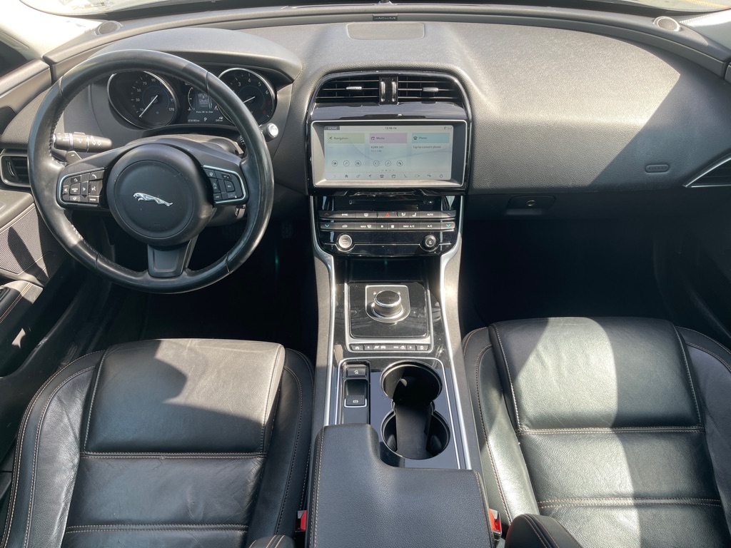 Vehicle image 60 of 67