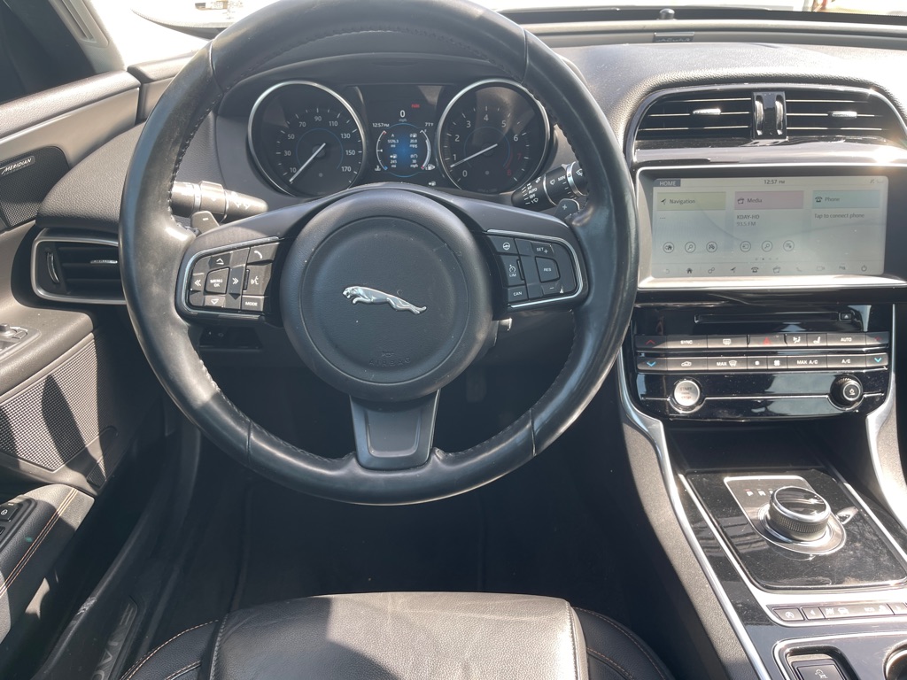 Vehicle image 64 of 67