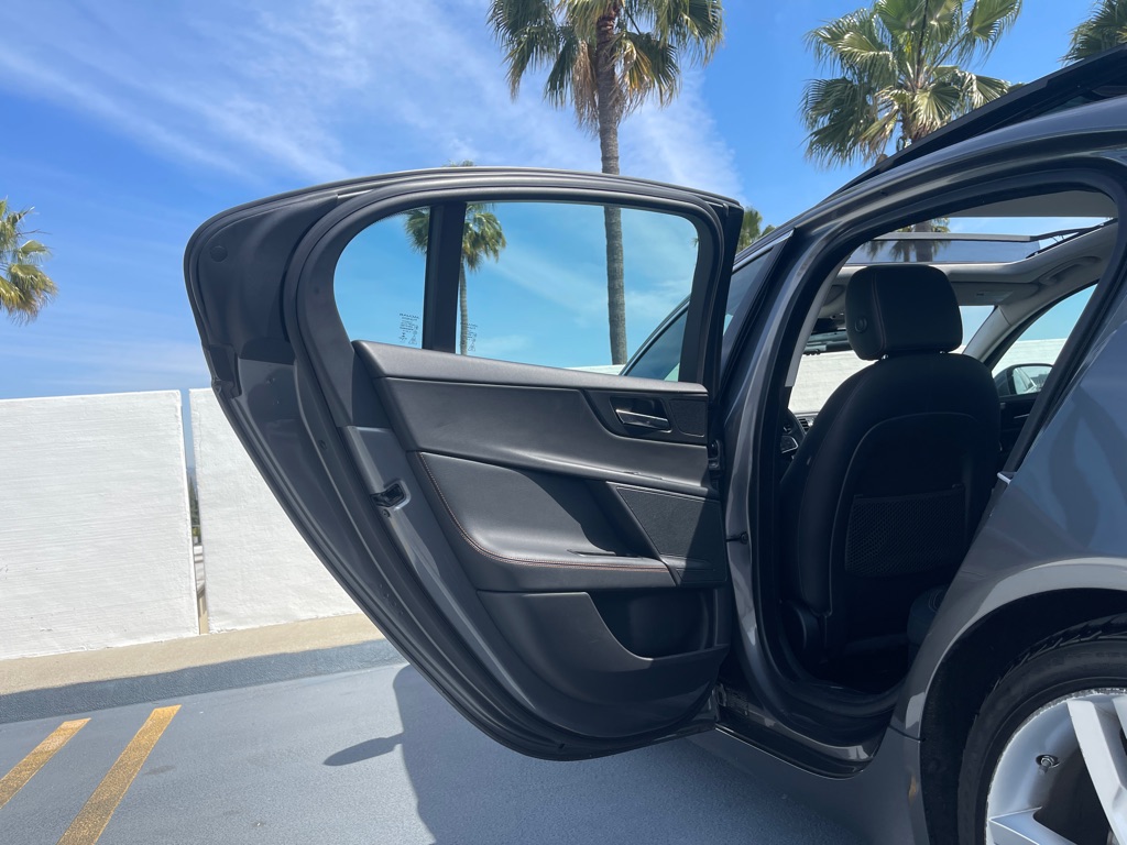 Vehicle image 44 of 67