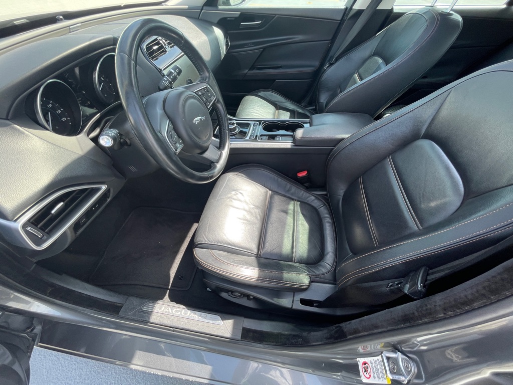 Vehicle image 47 of 67