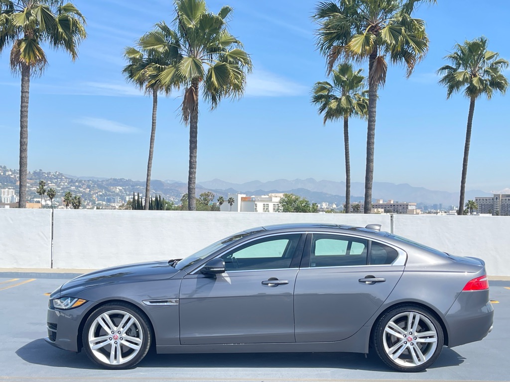 Vehicle image 2 of 67