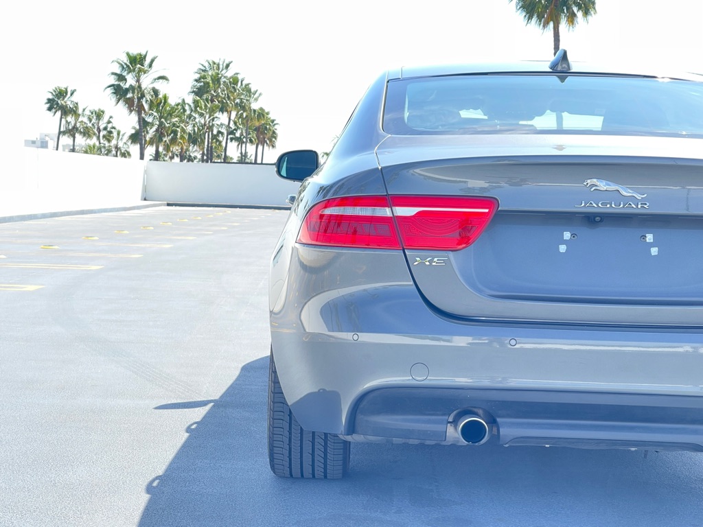 Vehicle image 38 of 67