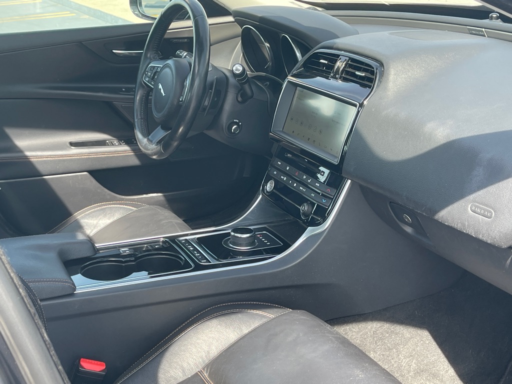 Vehicle image 54 of 67