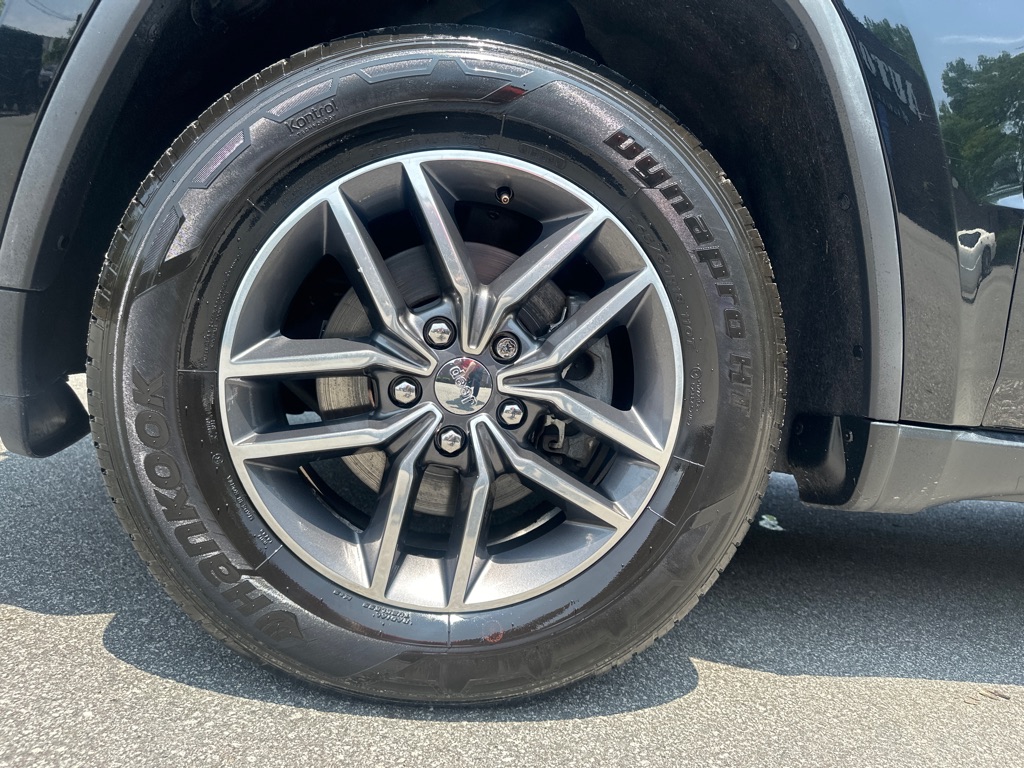 Vehicle image 9 of 45