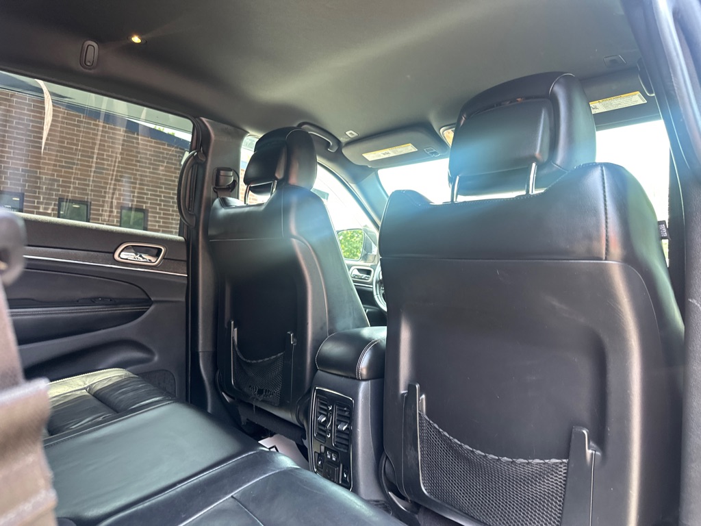 Vehicle image 18 of 45
