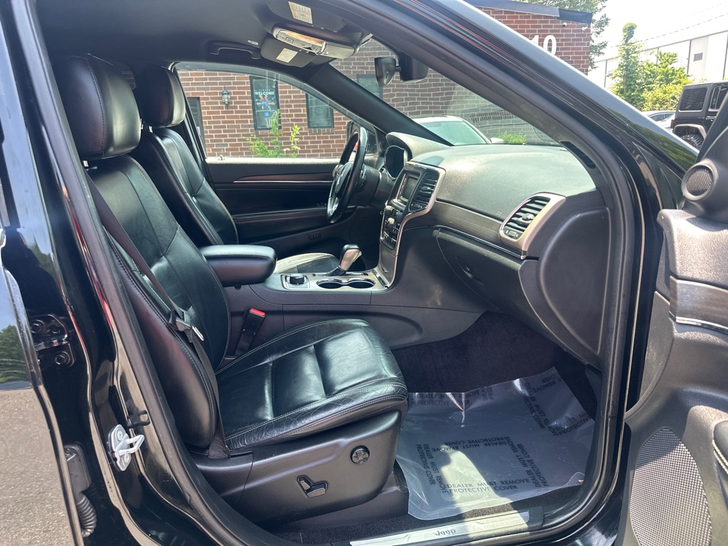 Vehicle image 19 of 45