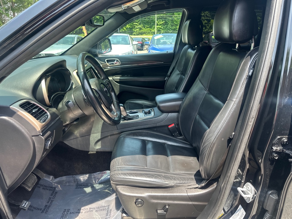 Vehicle image 17 of 45