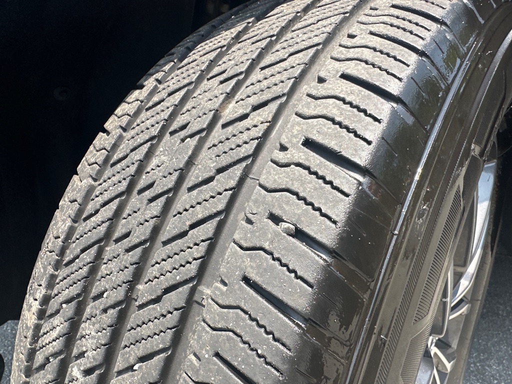 Vehicle image 10 of 45