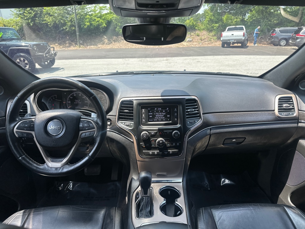 Vehicle image 21 of 45