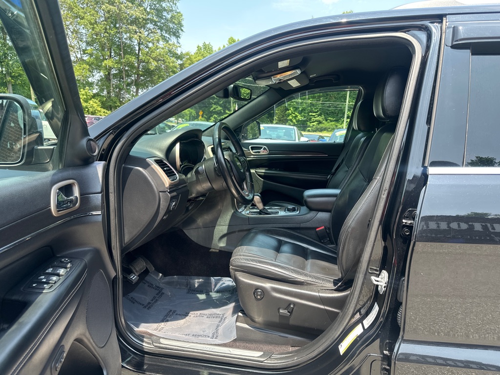 Vehicle image 26 of 45