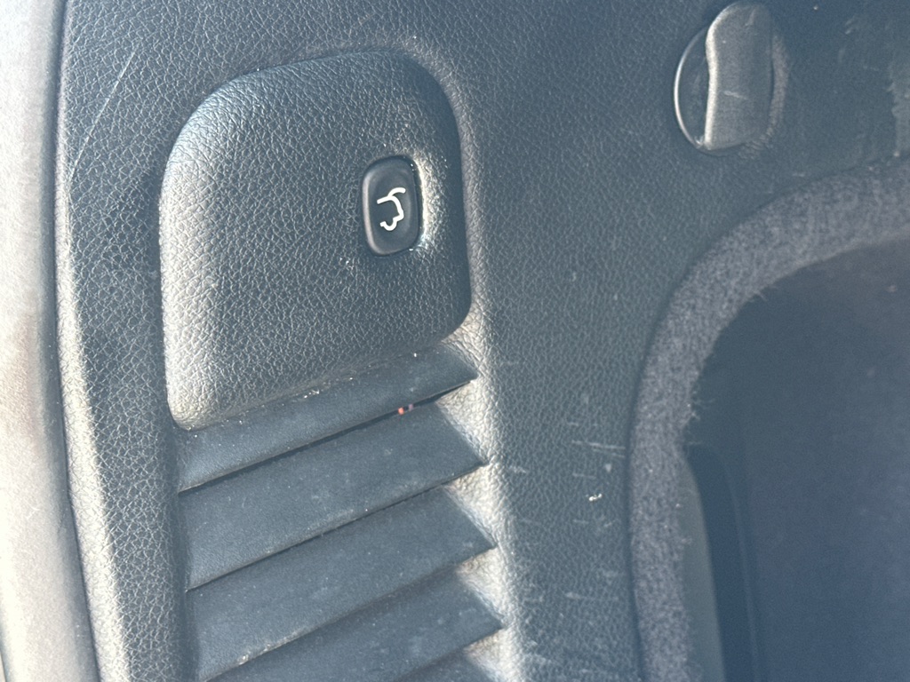 Vehicle image 40 of 45
