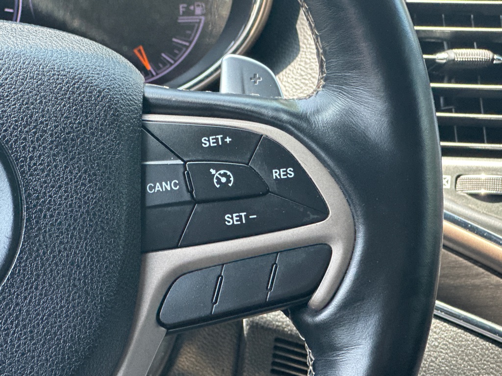 Vehicle image 32 of 45