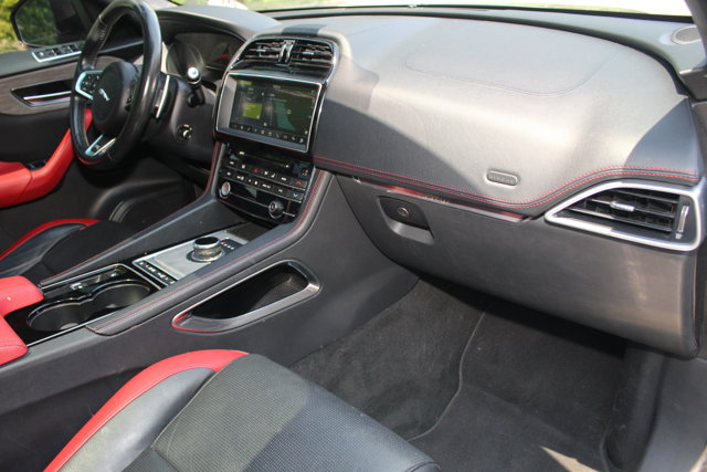 Vehicle image 26 of 30