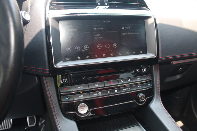 Vehicle image 17 of 30