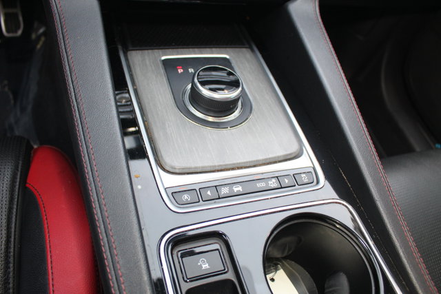 Vehicle image 16 of 30