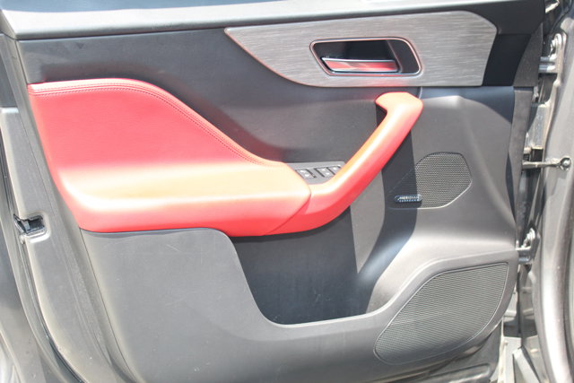 Vehicle image 23 of 30