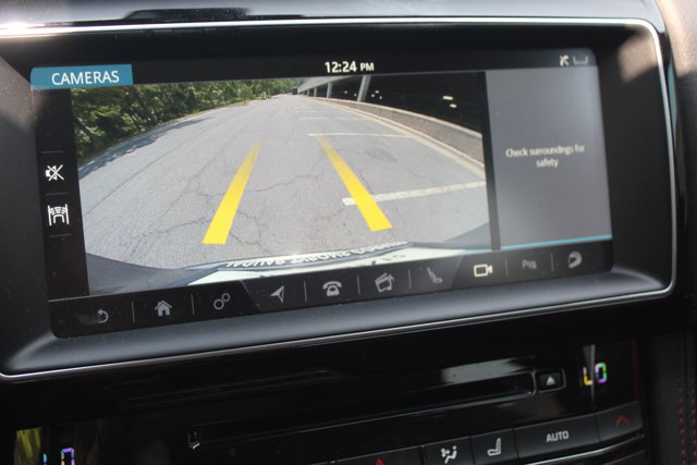 Vehicle image 21 of 30