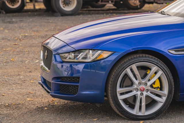 2017 Jaguar XE 35t Prestige Image 3 of 93